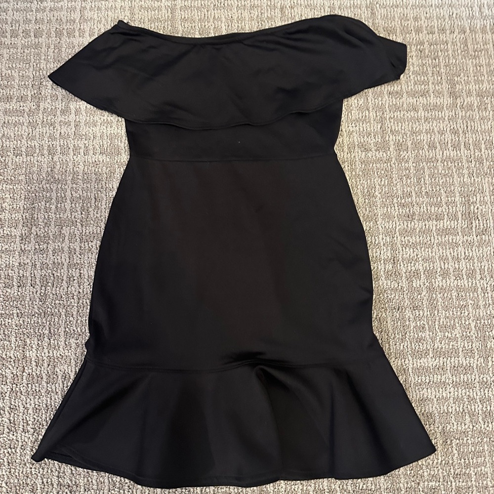 Donna Mizani Elegant Strapless Black  Dress with ruffles size Small